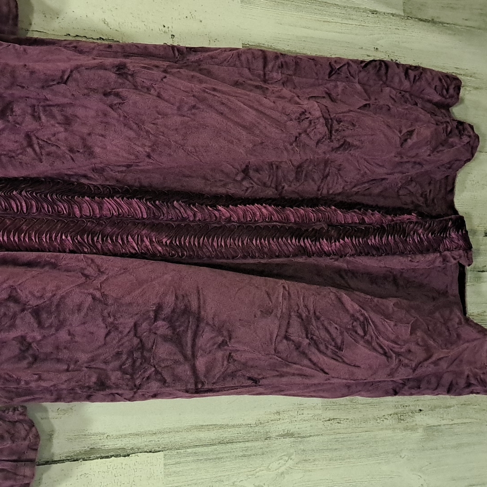 0705 Highgate Manor Herringbone Robe - Picture 3 of 6